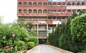 Capital O 5438 Hotel Shiraaz-2